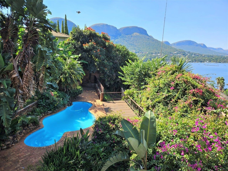 4 Bedroom Property for Sale in Kosmos North West